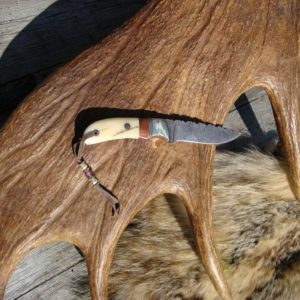 CREAM COLOR GIRAFFE BONE AMBOYNA WOOD HANDLE DAMASCUS BLADE