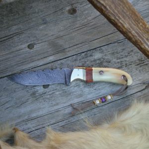 CREAM COLOR GIRAFFE BONE AMBOYNA WOOD HANDLE DAMASCUS BLADE