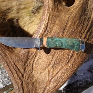 DOUBLE DYED GREEN MAPLE HANDLE WITH GIRAFFE BONE SPACER, TIGER STRIPE DAMASCUS BLADE WITH FILE WORKED BLADE & SPACER