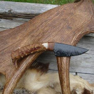 FLINT KNAPPED OSIDIAN BLADE CARVED ANTLER HANDLE KNIFE