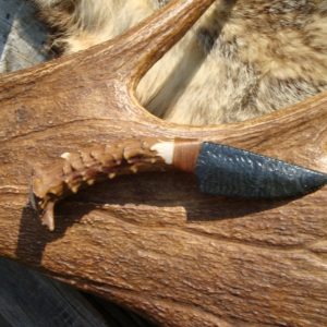 FLINT KNAPPED OSIDIAN BLADE CARVED ANTLER HANDLE KNIFE