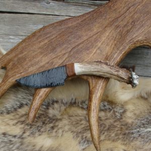 FLINT KNAPPED OBSIDAN BLADE CARVED ANTLER HANDLE KNIFE