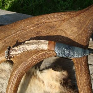 FLINT KNAPPED OBSIDAN BLADE CARVED ANTLER HANDLE KNIFE