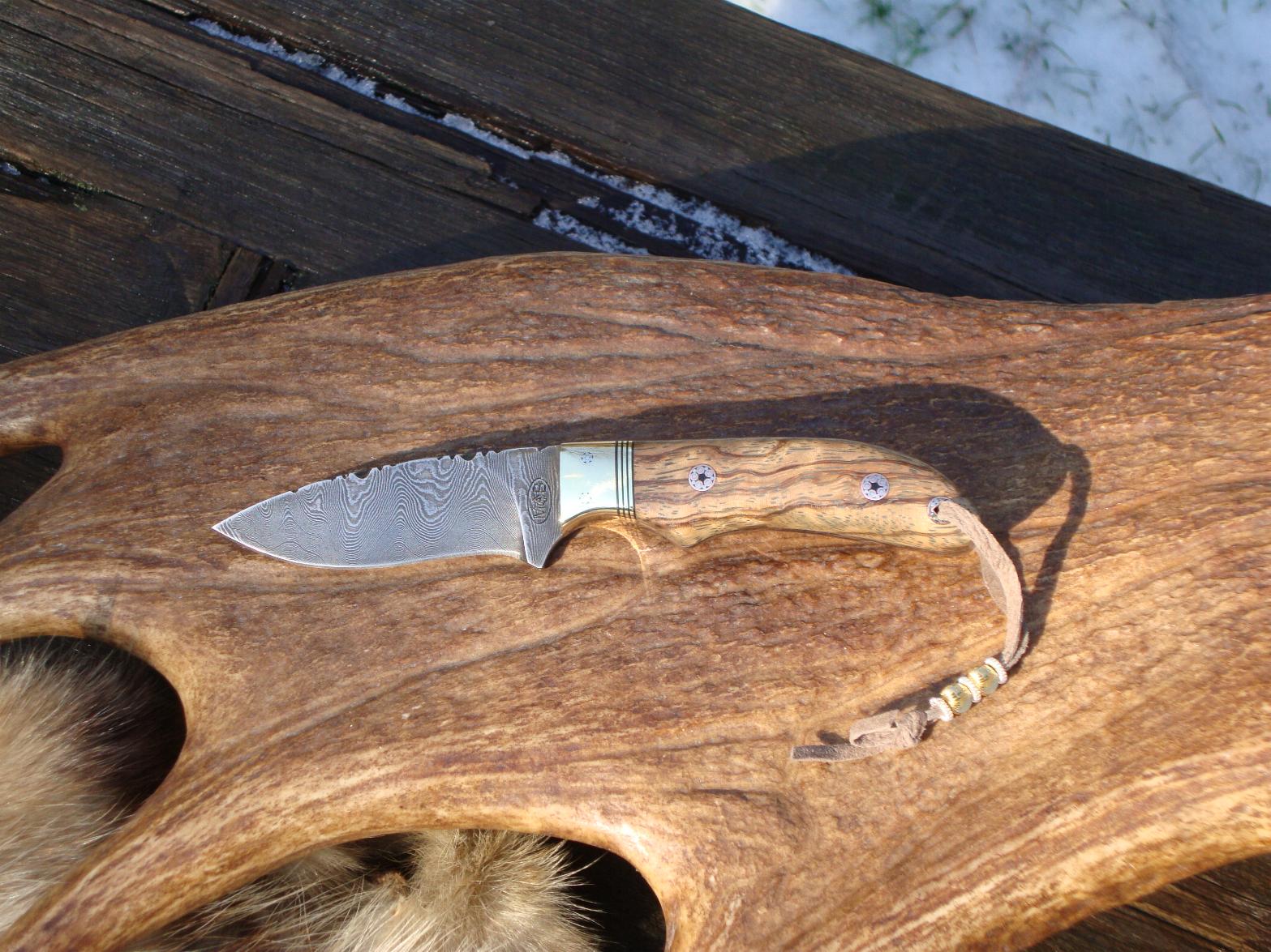 ZEBRA WOOD HANDLE DAMASCUS BLADE SMALL HUNTER