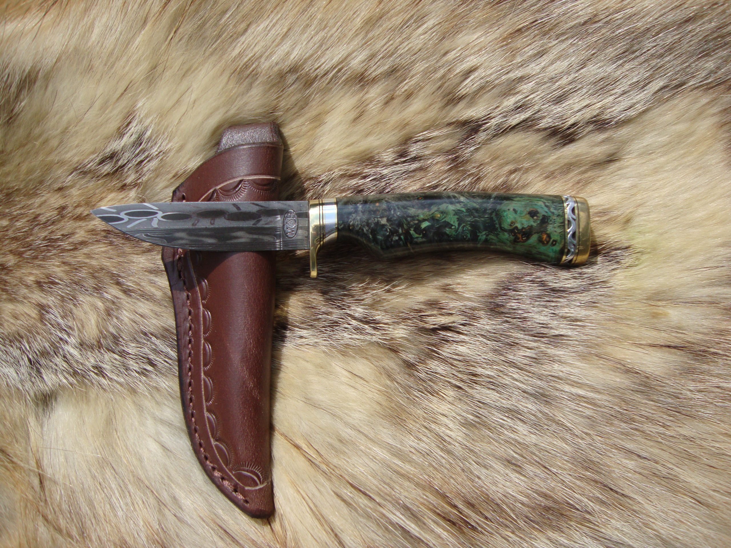 Mosaic Damascus amboyna burl wood small hunter